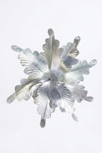 Flor Artificial Navideña Plata Metalizada 42 cm 8 Pétalos